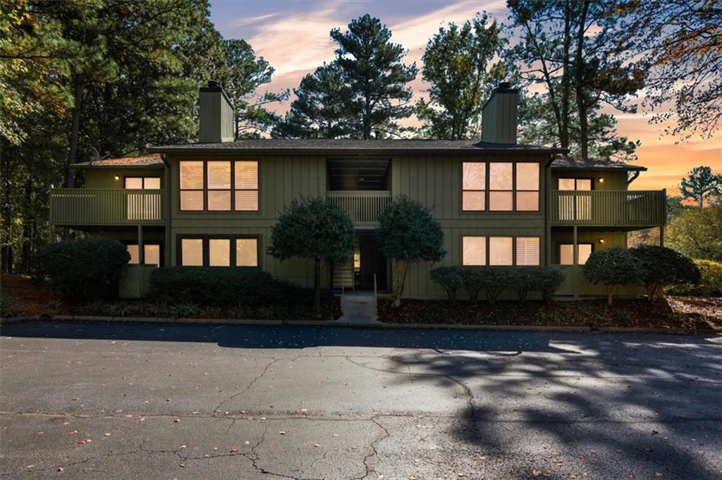 DUNWOODY COURT - Residential