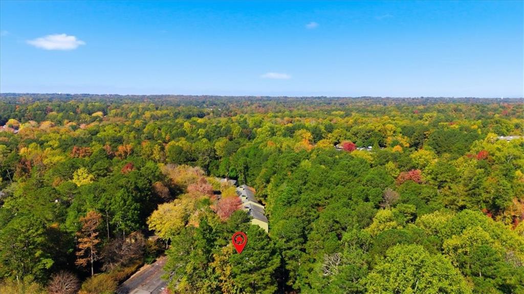 DUNWOODY COURT - Residential