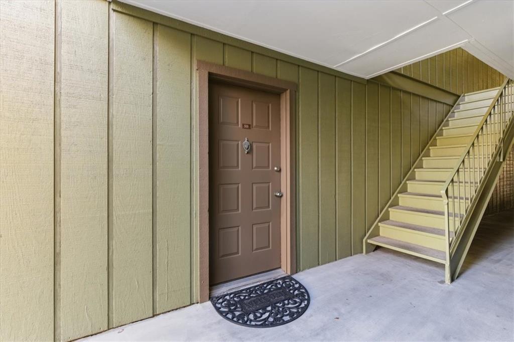 DUNWOODY COURT - Residential