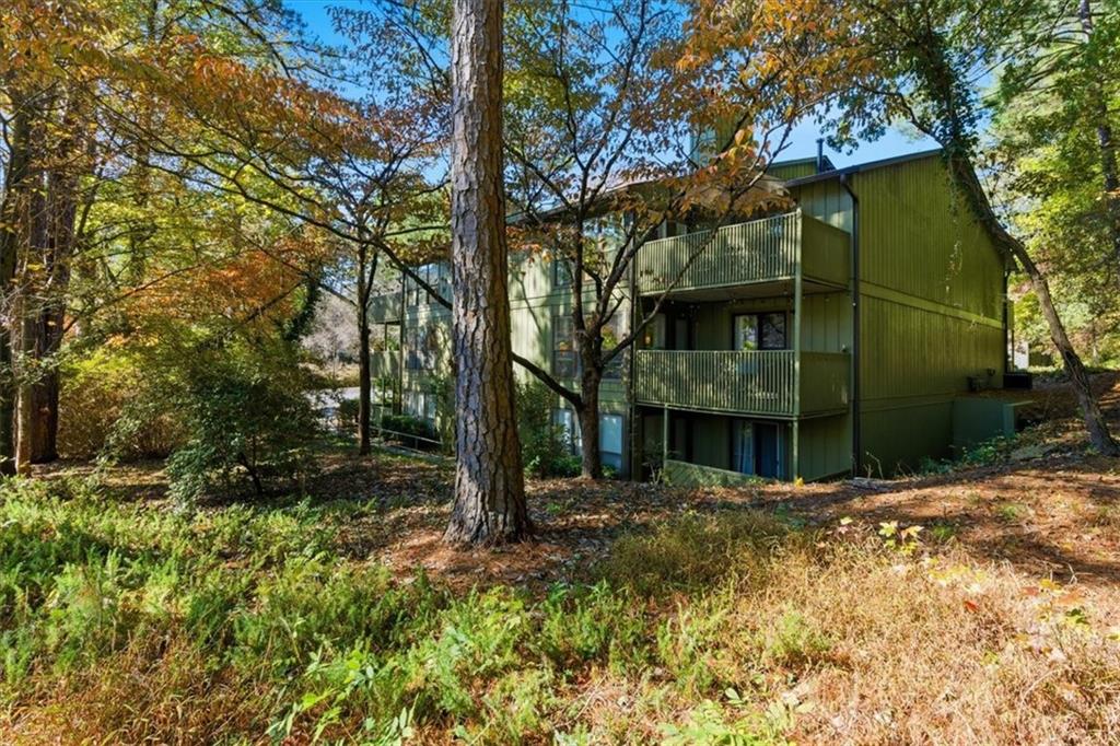 DUNWOODY COURT - Residential