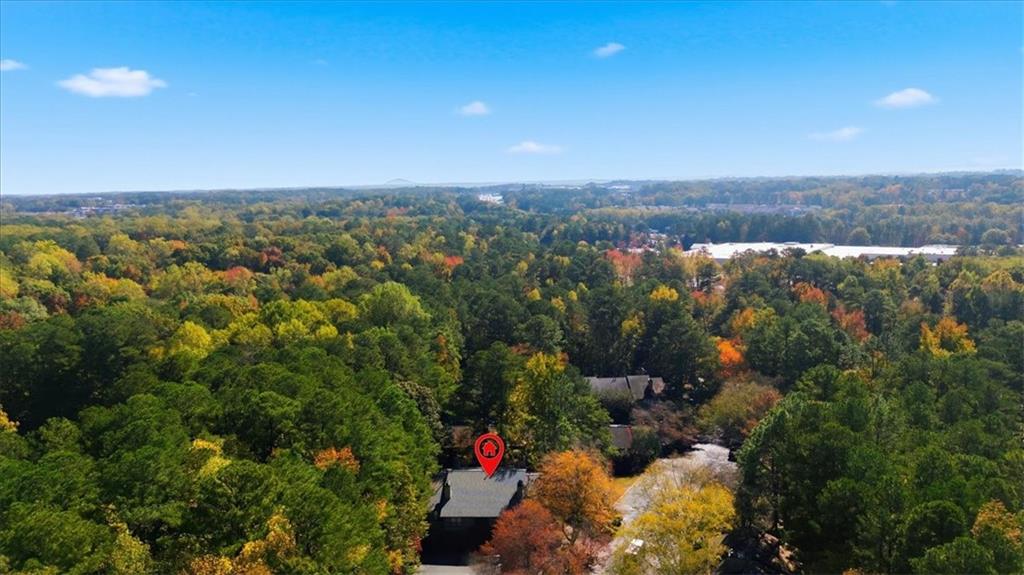 DUNWOODY COURT - Residential