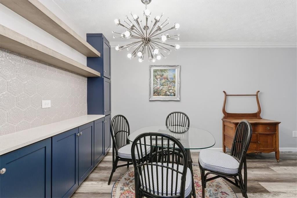 DUNWOODY COURT - Residential