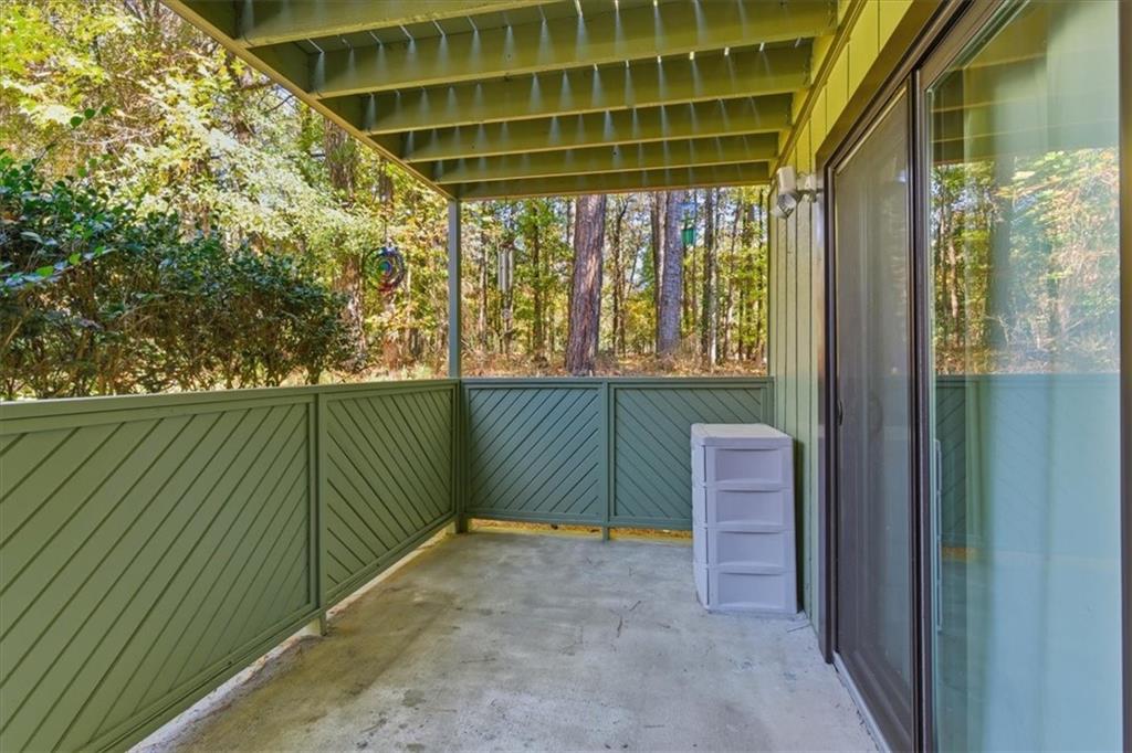 DUNWOODY COURT - Residential