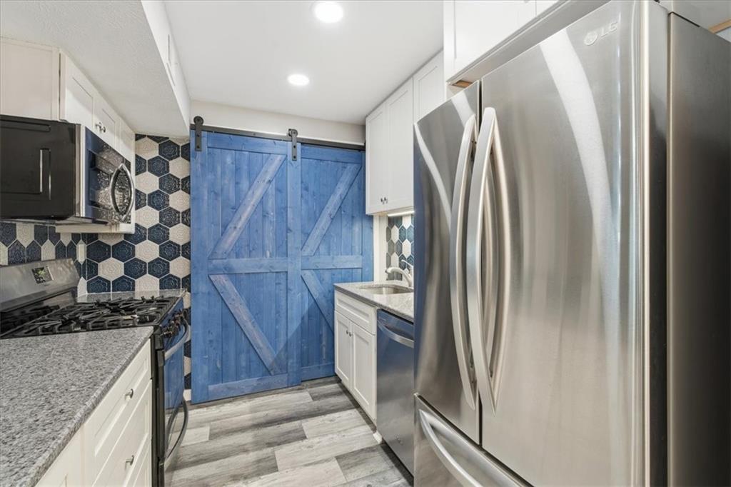 DUNWOODY COURT - Residential