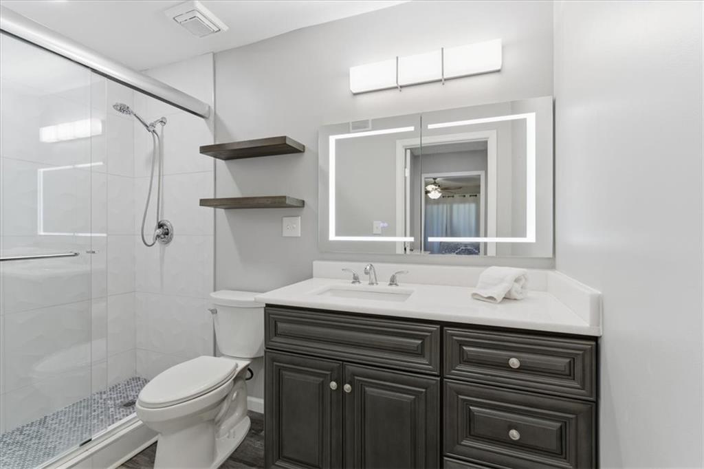 DUNWOODY COURT - Residential