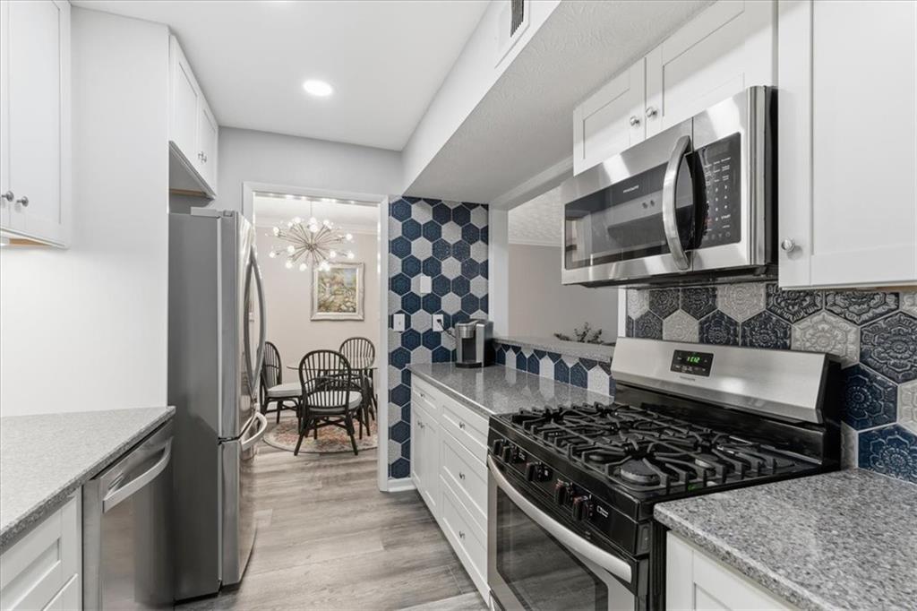 DUNWOODY COURT - Residential