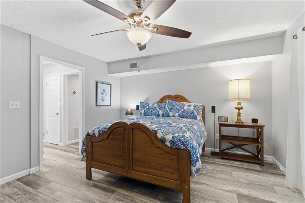 DUNWOODY COURT - Residential