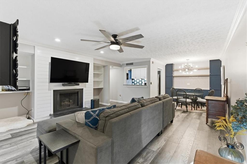 DUNWOODY COURT - Residential