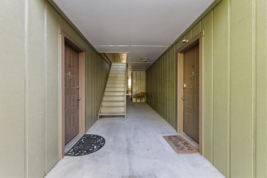 DUNWOODY COURT - Residential