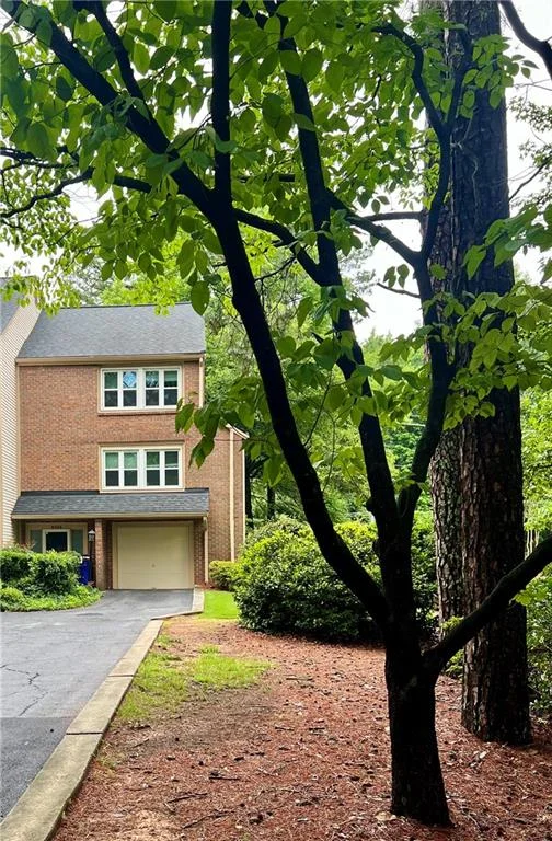 2101 Cobble Lane