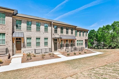 Townhouse For Sale - 4274 Sand Pine Alley<br/> Doraville, GA 30360