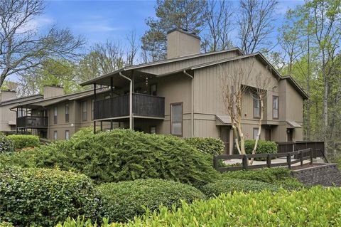 Condo For Sale - 2408 Cumberland Court #2408<br/> Smyrna, GA 30080