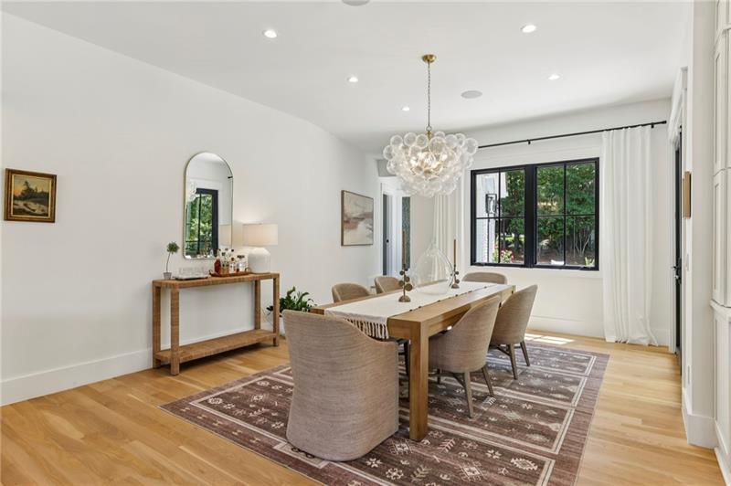 320 Eppington Drive NW