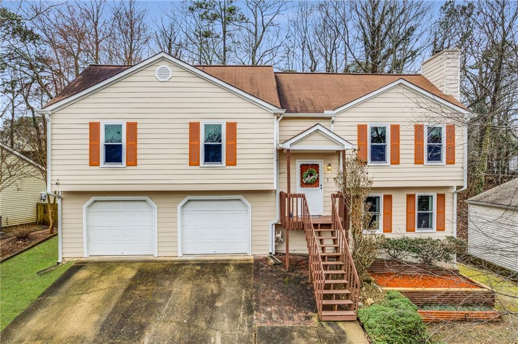 Great location, minutes to GA 400 and Award Winning North Fulton County School. Lots of space. Finished lower level with recreation room, walk in closet, office space. Over sized garage. Newer paint, water heater and appliances. Newly renovated bathrooms. Dryer included.
Minimum 620 credit score and no recent evictions, bankruptcies or violent felony convictions. Credit report $75 per Adult.