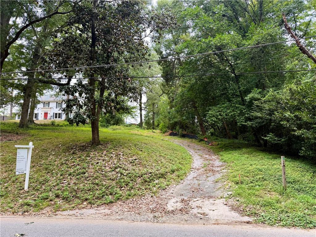 320 Brentwood Drive NE