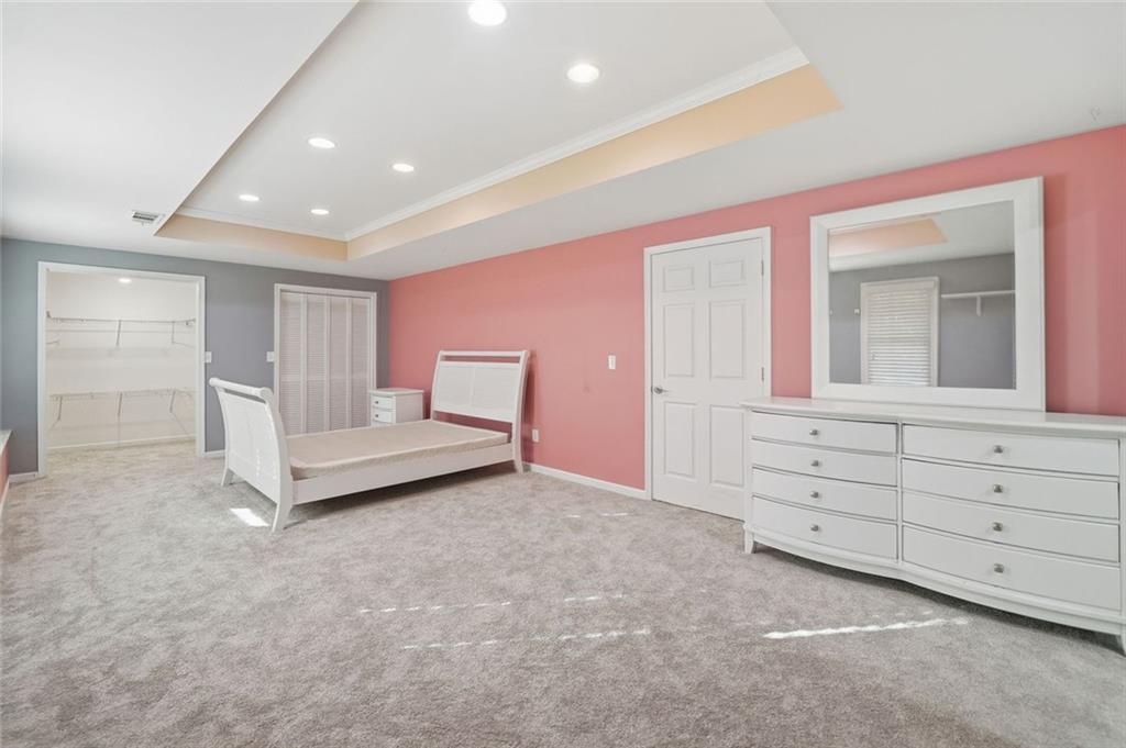 LAURIAN PARK - Residential