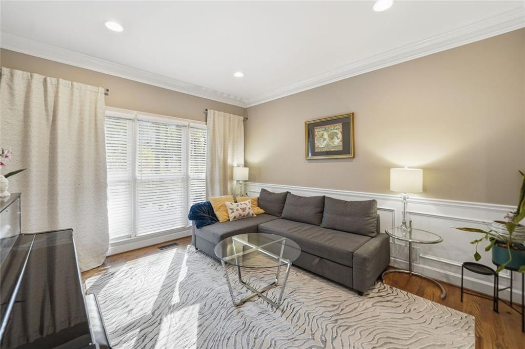 LAURIAN PARK - Residential