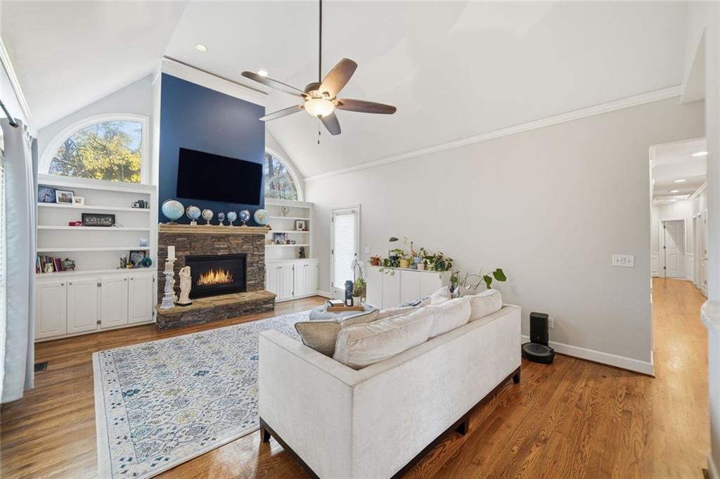 LAURIAN PARK - Residential