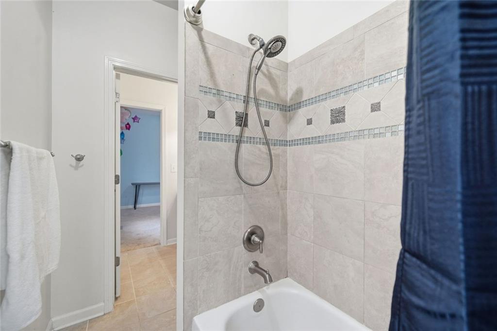 LAURIAN PARK - Residential