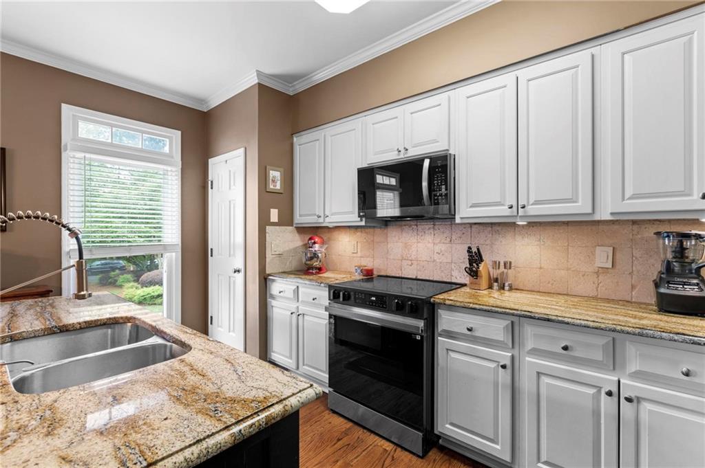 2518 Oakwood Way, Smyrna, Georgia image 13