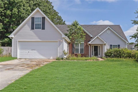 Homes For Sale - 1401 Waterford Court<br/> Loganville, GA 30052