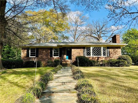 Homes For Sale - 600 Oakcrest Drive<br/> Rockmart, GA 30153