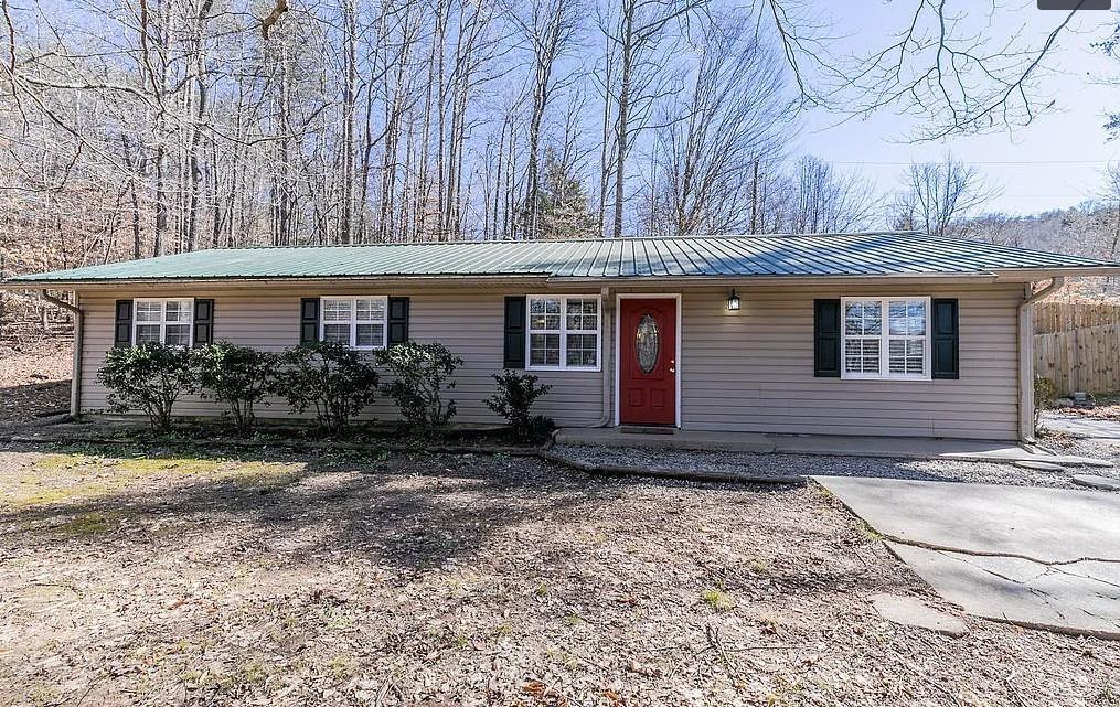 Fully Renovated Ranch in Dahlonega -Move-in ready and affordably priced, this charming 4-bedroom, 1.5-bath ranch is perfectly located just minutes from the University of North Georgia and the shopping, dining, and entertainment of downtown Dahlonega. Inside, you’ll love the fresh updates including brand-new stainless steel appliances, new cabinetry with granite countertops, and a bright, functional floor plan designed for everyday living. Enjoy your own private backyard—ideal for relaxing, entertaining, or simply enjoying the peaceful setting. Whether you’re a first-time buyer, downsizing, or looking for a smart investment near the college, this home is a rare find at this price point in Dahlonega.