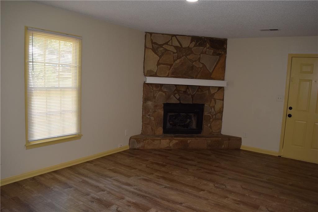 475 Holly Ridge Drive NW