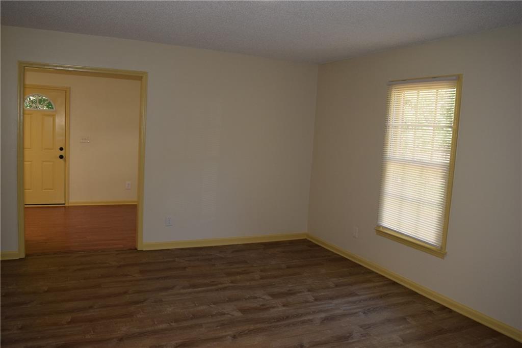 475 Holly Ridge Drive NW