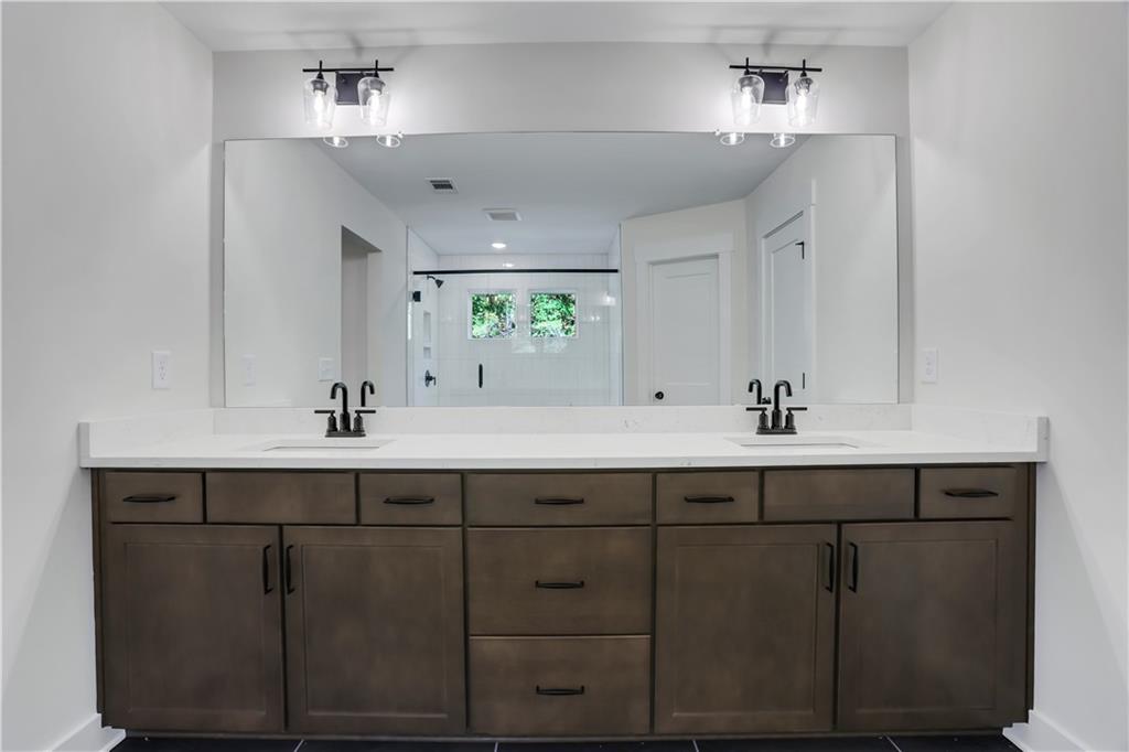 7004 Manchester Drive, Flowery Branch, Georgia image 34
