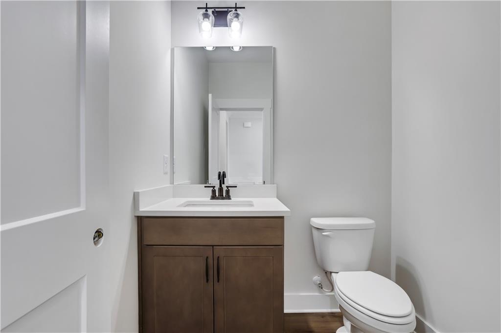 7004 Manchester Drive, Flowery Branch, Georgia image 11