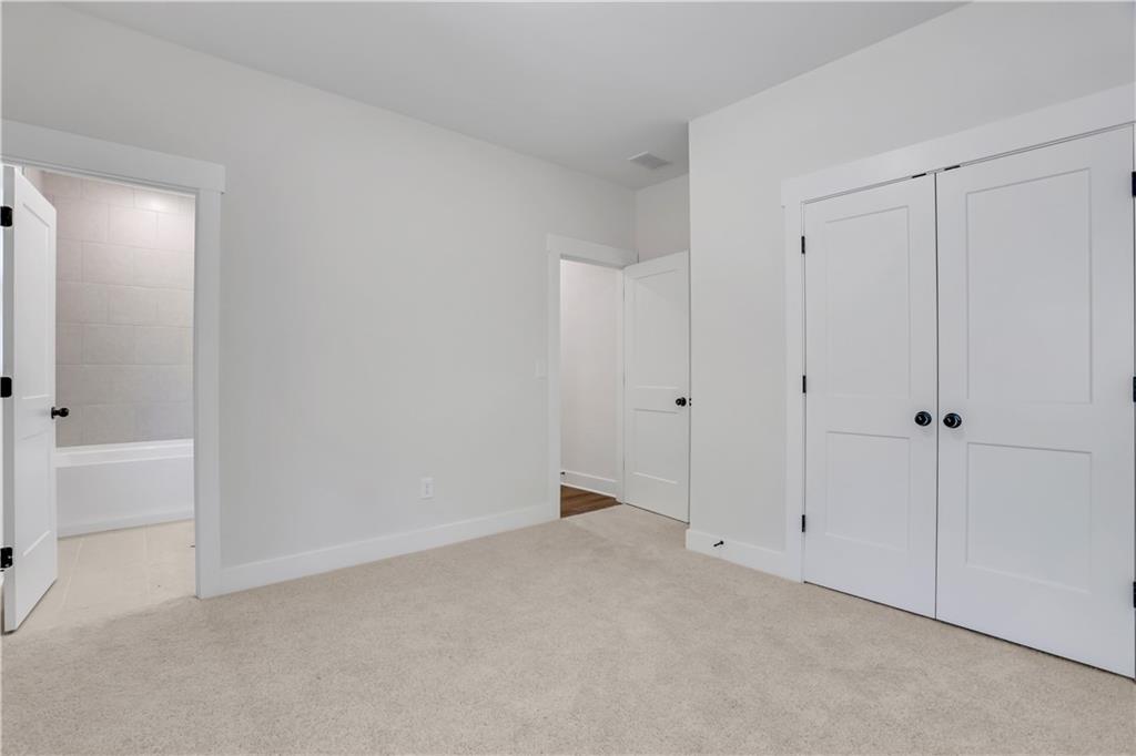 7004 Manchester Drive, Flowery Branch, Georgia image 26
