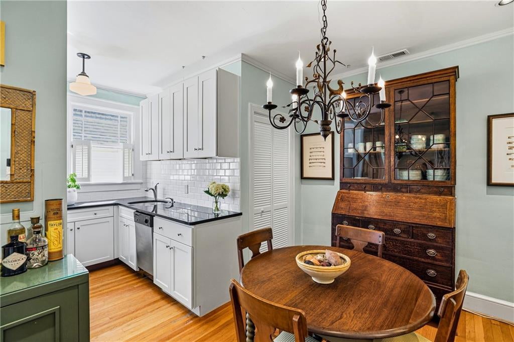 1115 Briarcliff Place NE 6