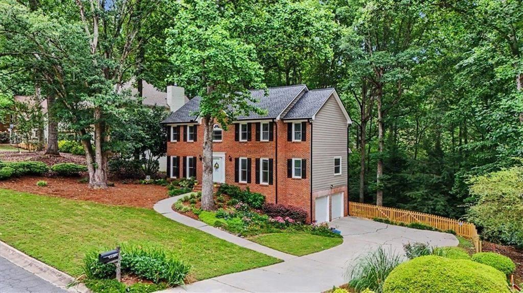 4802 Thornwood Drive