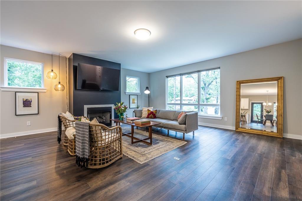 2465 Rockcliff Road, Atlanta, Georgia image 4