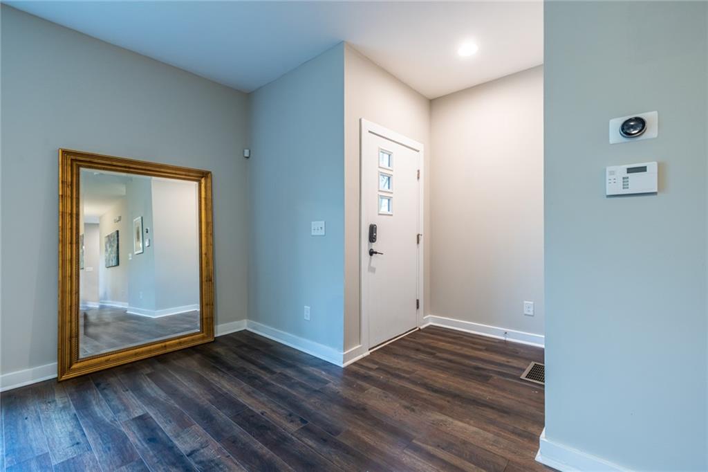 2465 Rockcliff Road, Atlanta, Georgia image 2