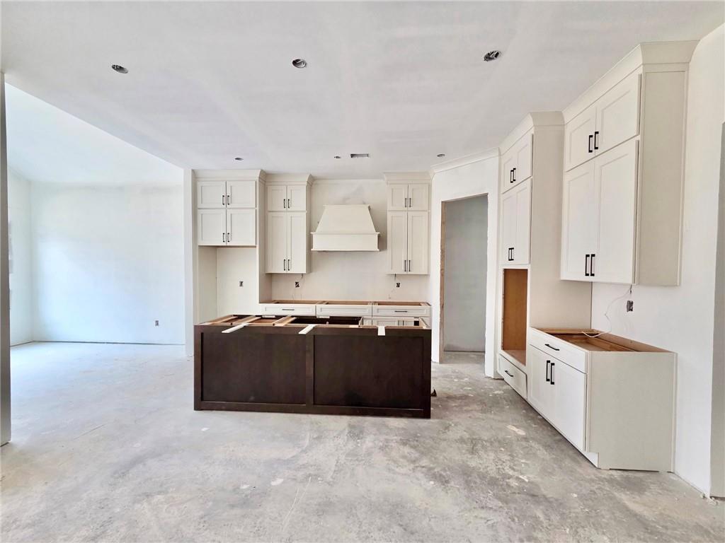 176 Cherokee Drive S