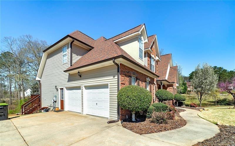 149 Crown Glen Way
