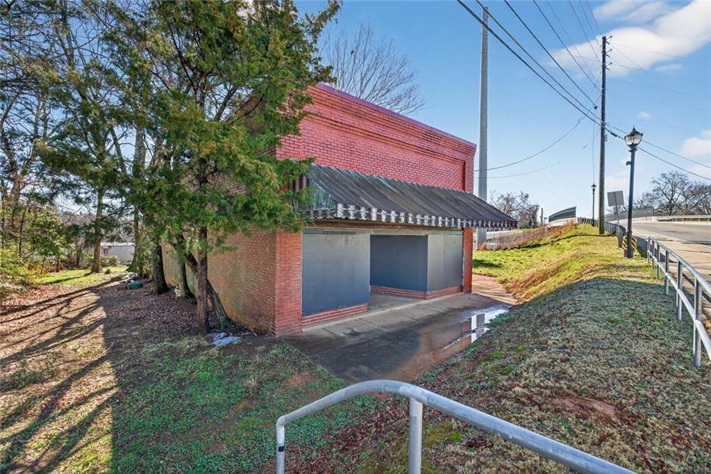 Photo 1 of 40 — 304 S Cherokee Road, Social Circle, GA 30025
