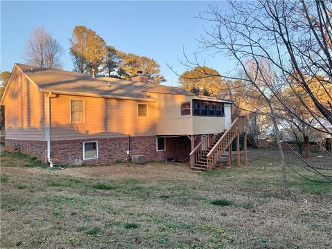 A home in Powder Springs