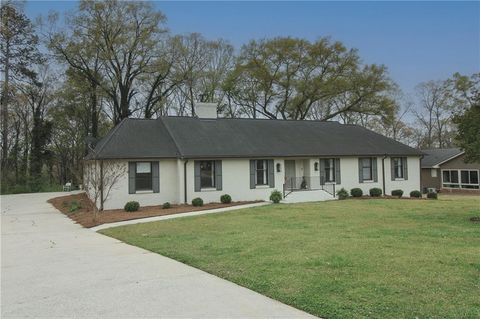 Homes For Sale - 112 Maple Drive<br/> Cartersville, GA 30120