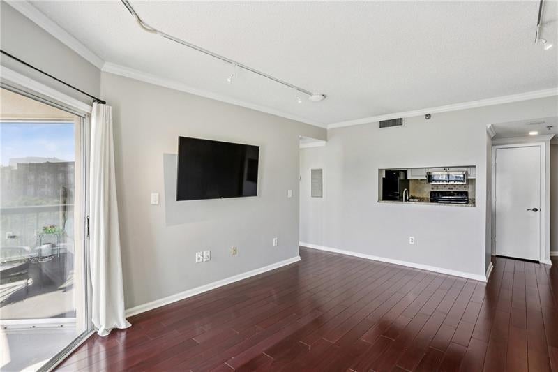 1 Biscayne Drive NW PH6