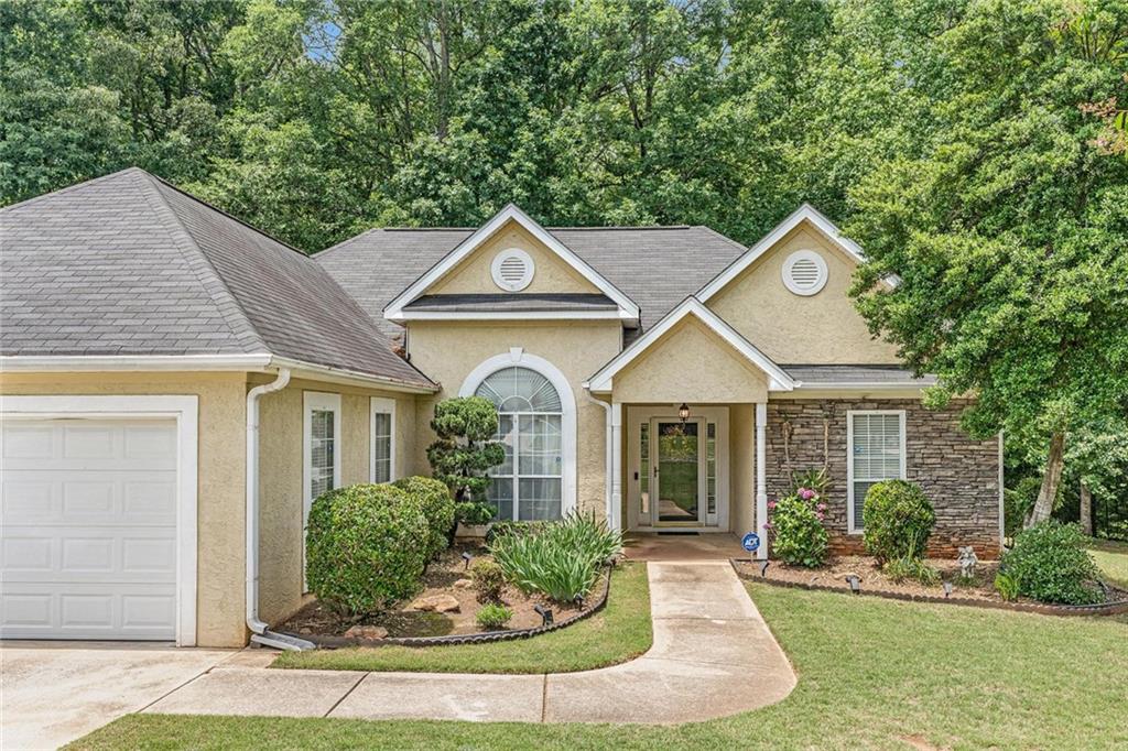 1335 Vine Circle, Mcdonough, Georgia image 2