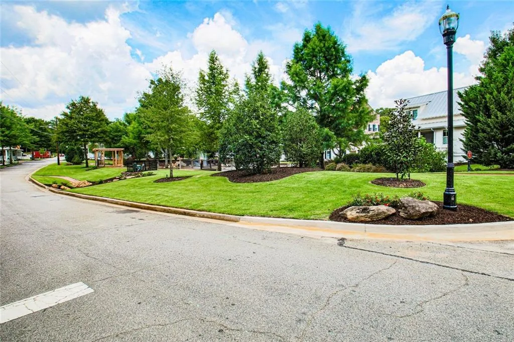 Senoia, Georgia 30276, United States, 3 Bedrooms Bedrooms, ,4 BathroomsBathrooms,Residential,Active,232826