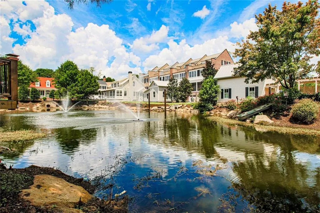 Senoia, Georgia 30276, United States, 3 Bedrooms Bedrooms, ,4 BathroomsBathrooms,Residential,Active,232826