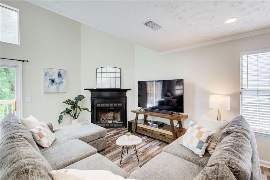 3999 Bayside Circle