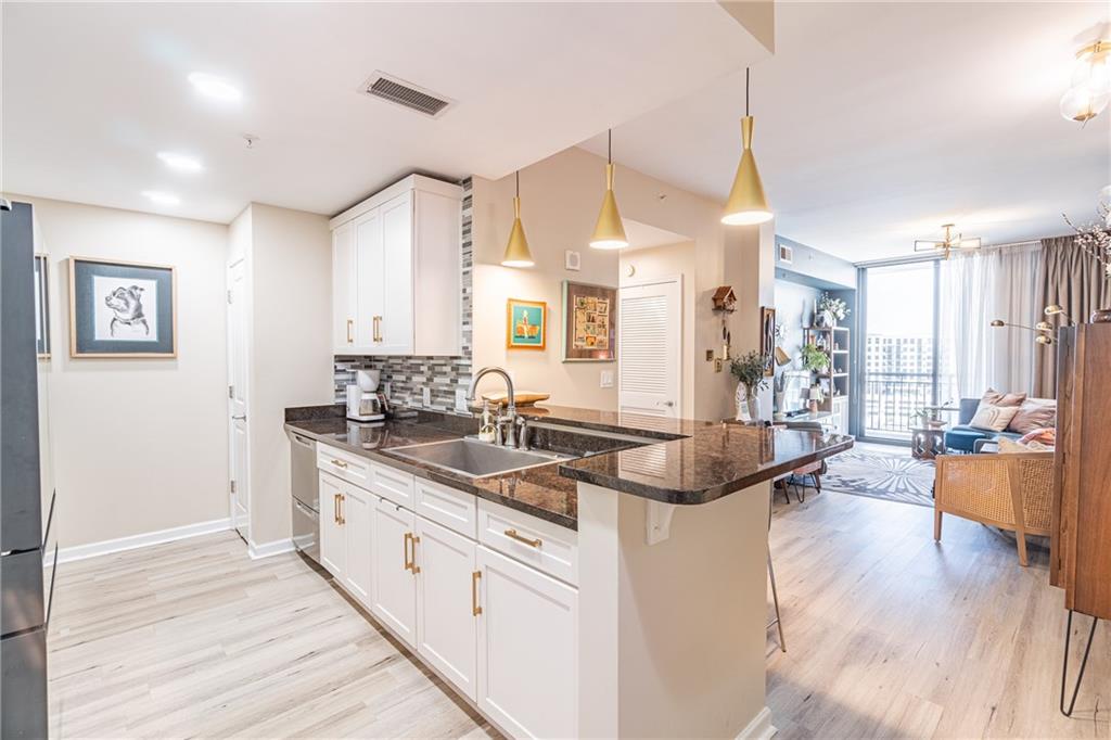 3040 Peachtree Road NW 1013