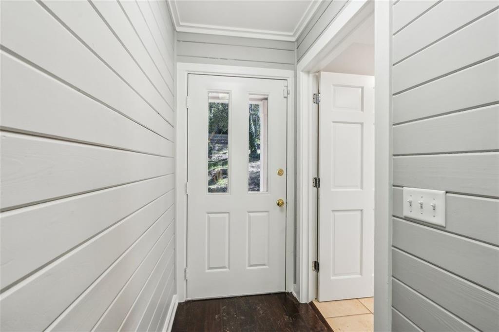 3125 Lakeside Drive, Cumming, Georgia image 9