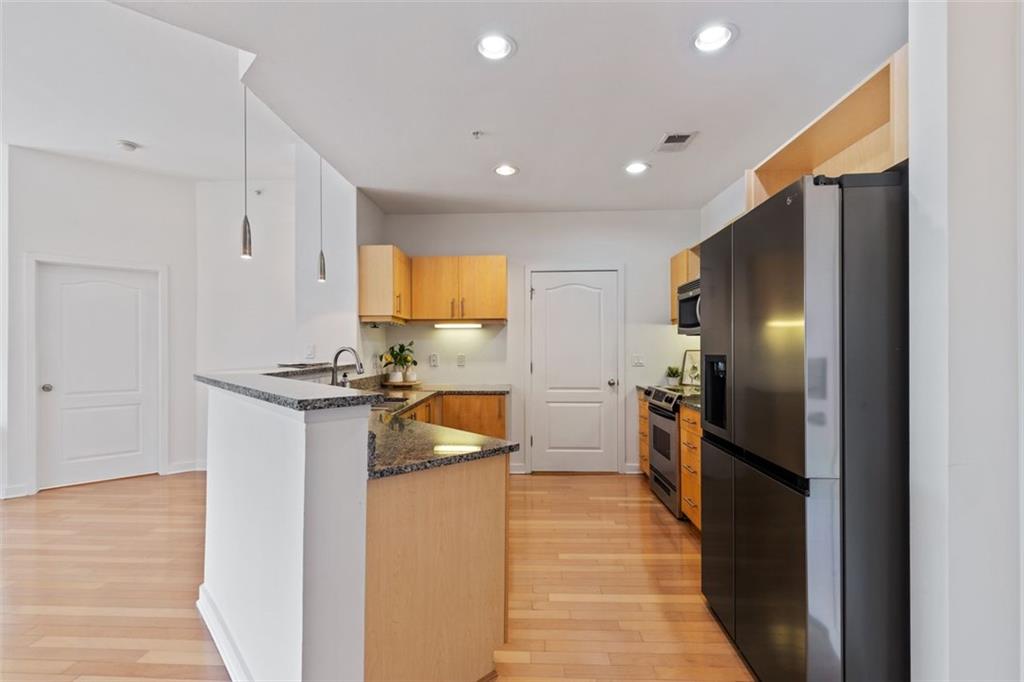390 17TH Street NW 6036