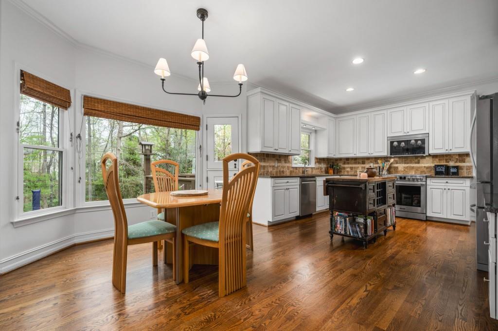 4688 Oakleigh Manor Drive, Powder Springs, Georgia image 11